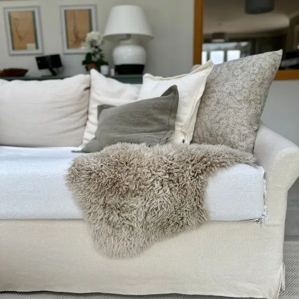 Double yeti Sheepskin rug in eggshell