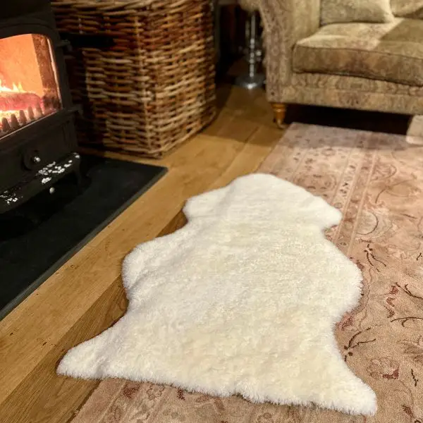 Boucle Sheepskin Rug in Off White