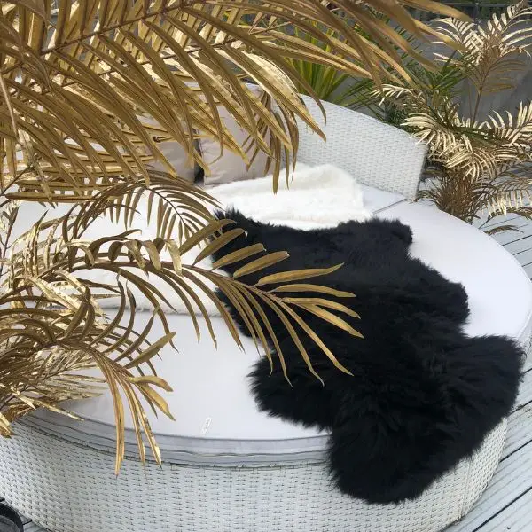 Sheepskin Rug in Coal Black