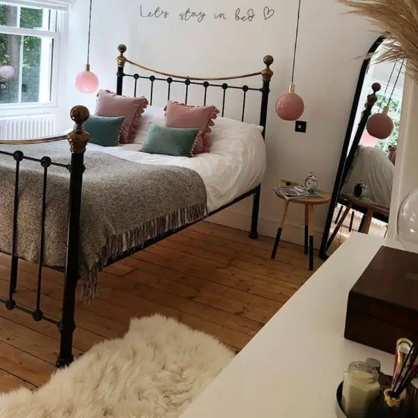 Rare Breed Sheepskin Rug on in a bedroom Rare Breed Sheepskin Rug on in a bedroom
